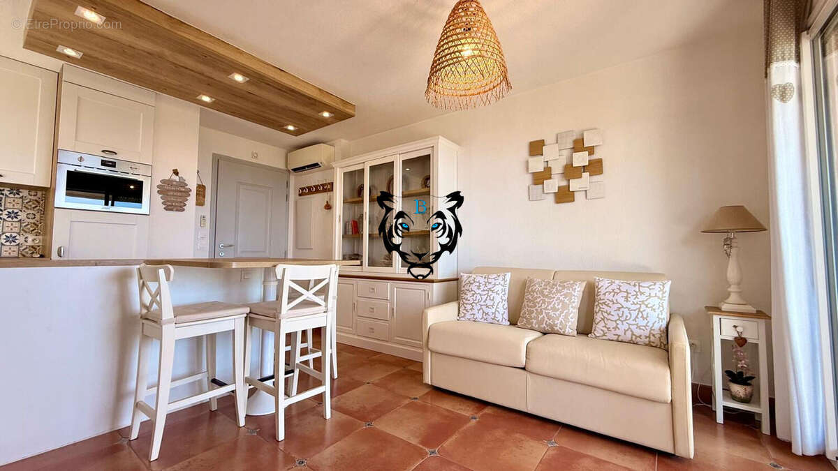 Maison à LES ISSAMBRES