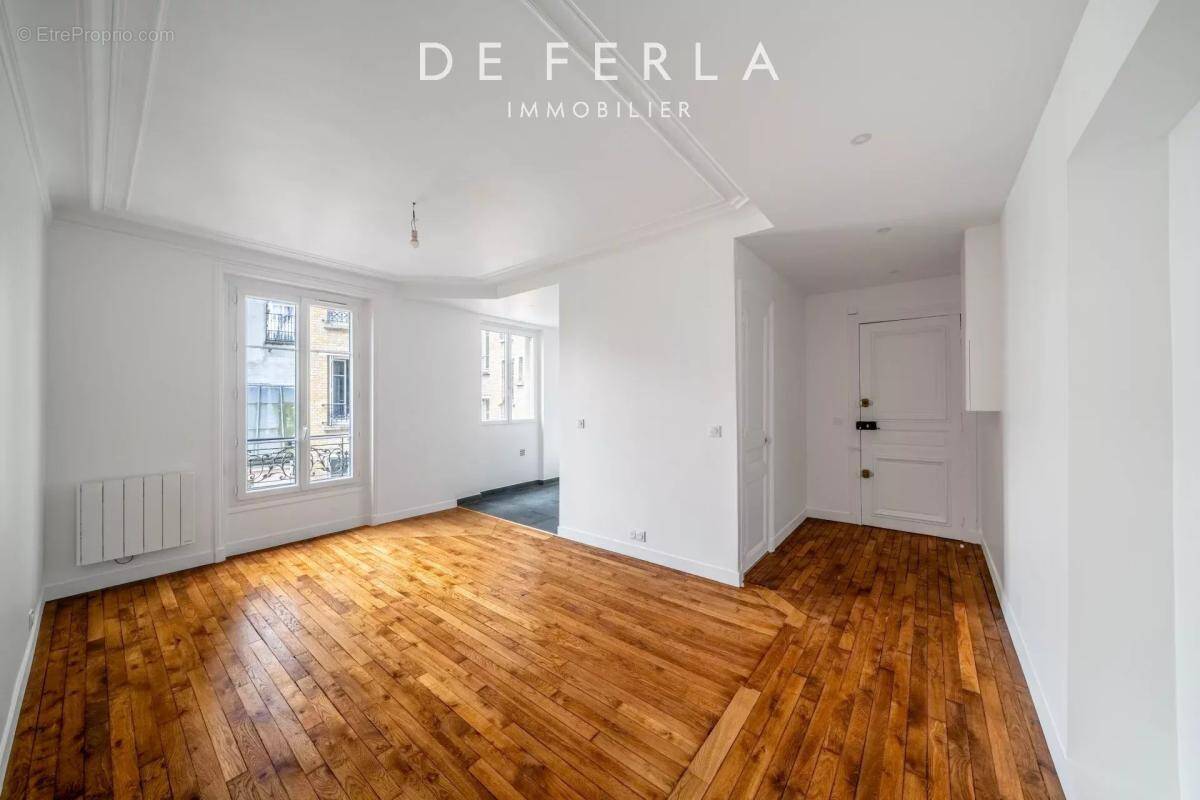 Appartement à PARIS-15E