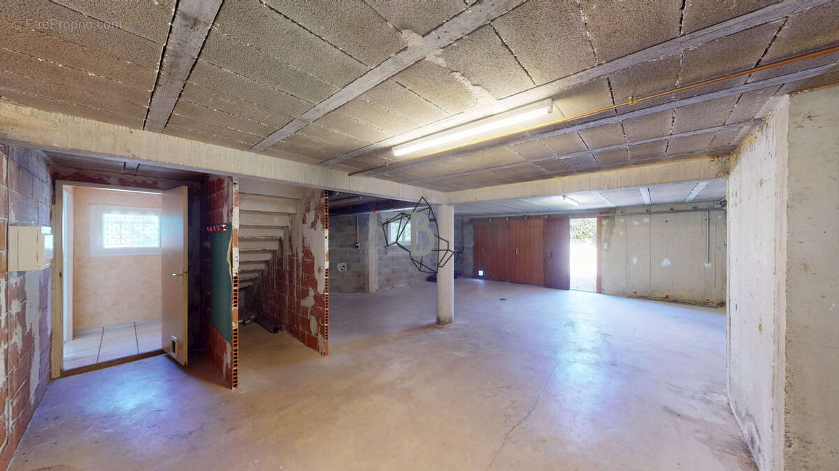 Maison T5 - 117 m2 - LE MONASTERE - photo 15