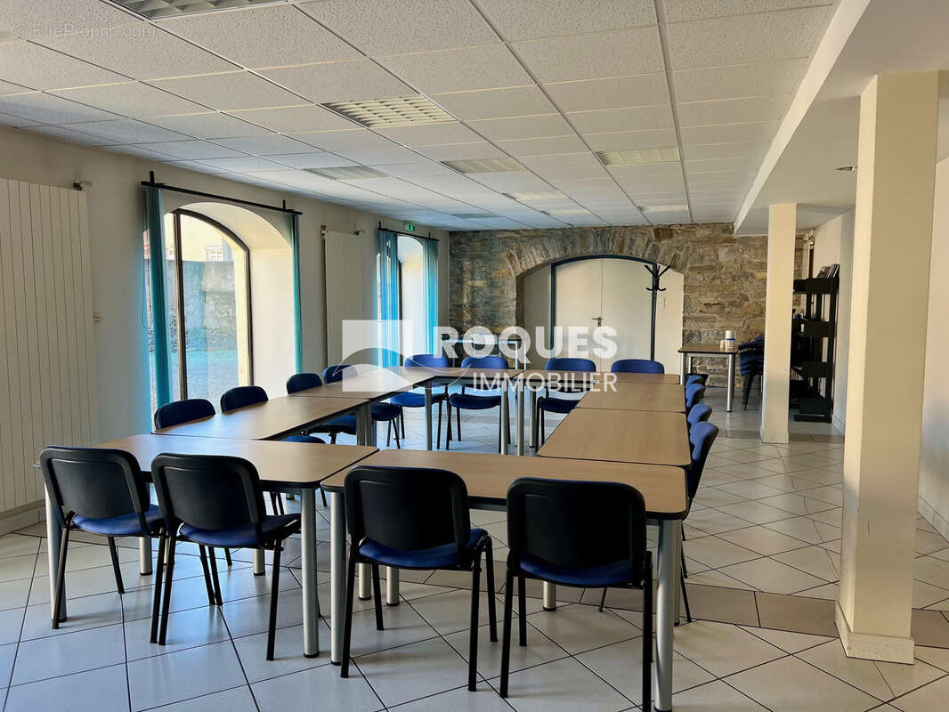  IMMEUBLE de 600 m2 sur 3 niveaux avec parking - photo 2