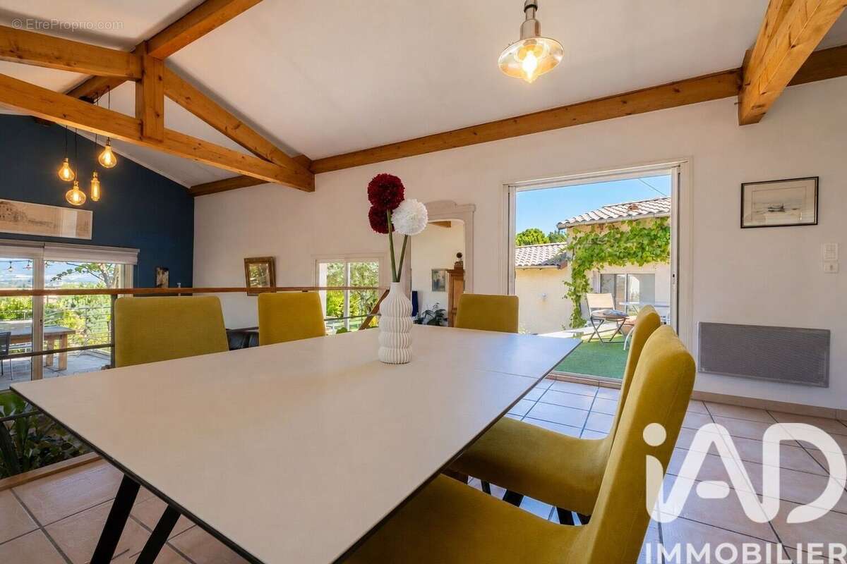 Maison 164 m² à Charols  - photo 4