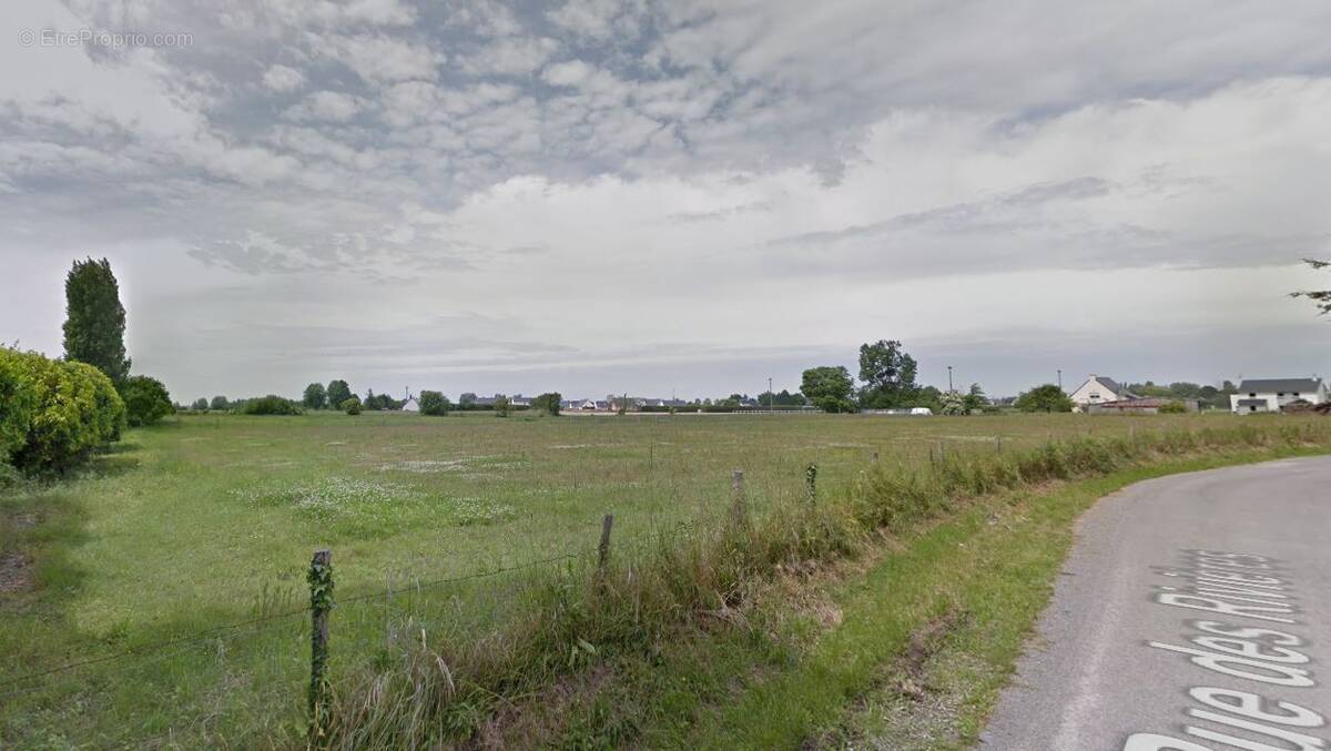 Terrain à LE VIVIER-SUR-MER