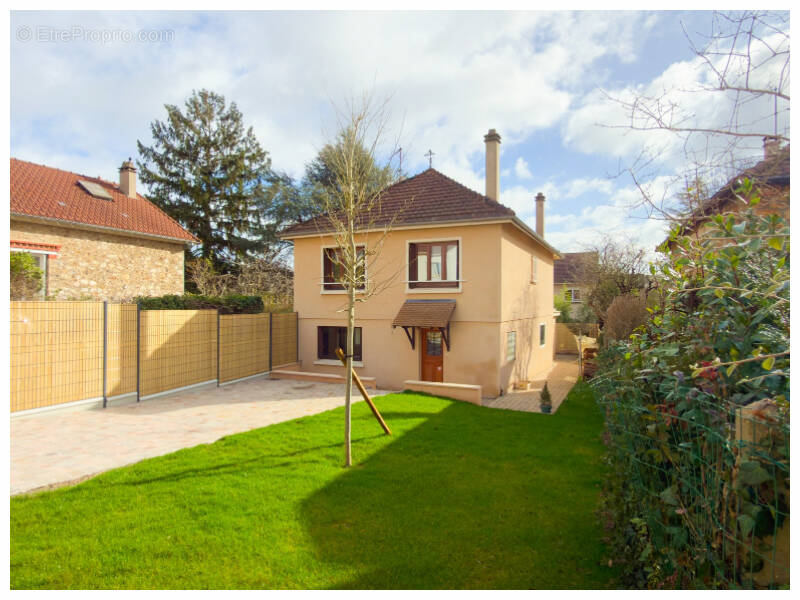 Maison à FONTENAY-LE-FLEURY
