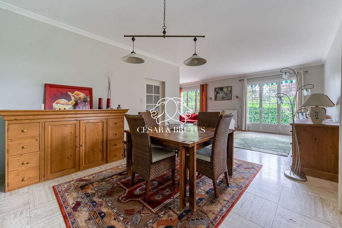 Maison à LA TOUR-DU-PIN