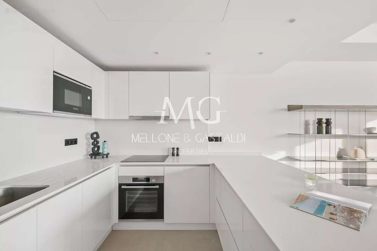 Cannes centre – penthouse d’exception – roof top – vue mer panoramique – 117 m² – 2 parkings - photo 26