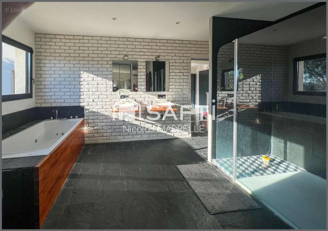 Photo 7 - Maison à FARGUES-SAINT-HILAIRE