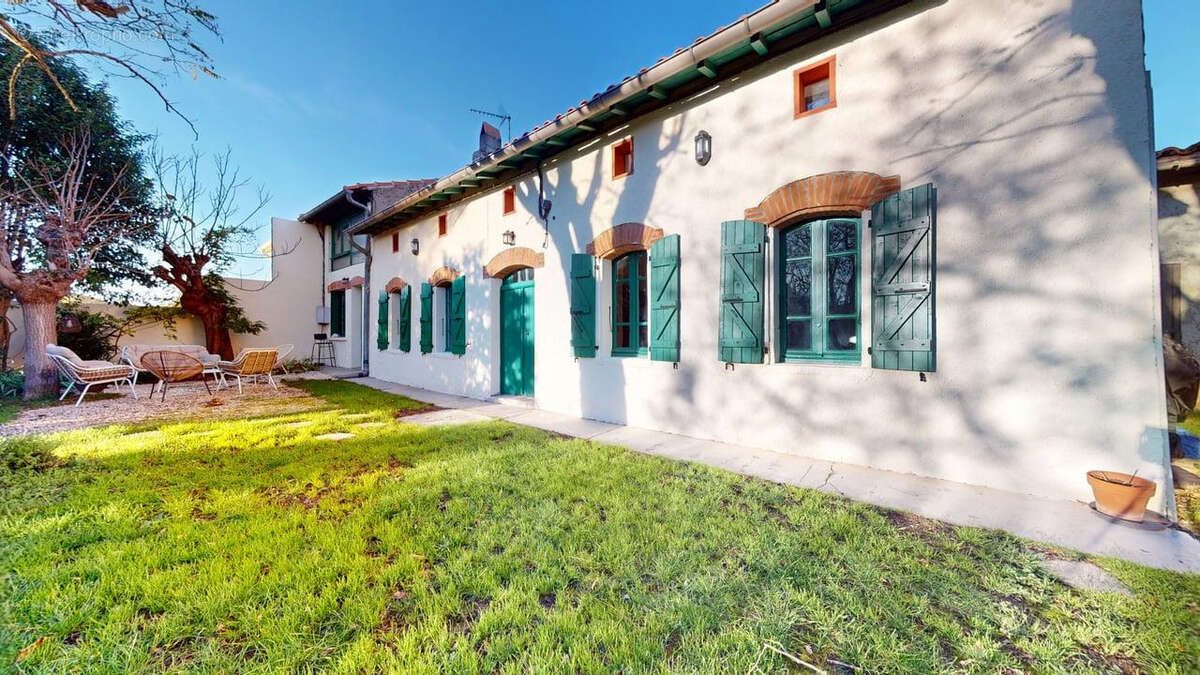 Maison à LABARTHE-SUR-LEZE