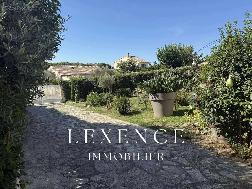 Appartement à LA FARE-LES-OLIVIERS