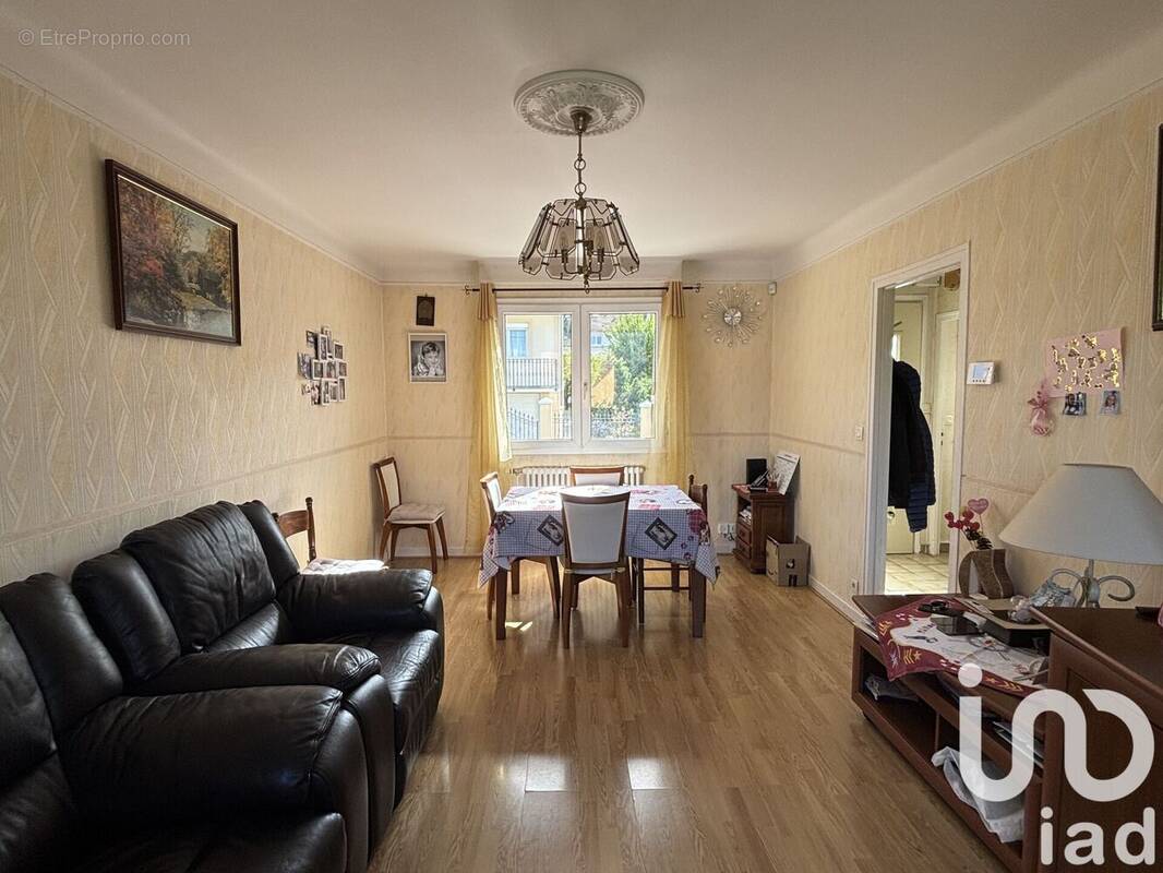 Photo 1 - Maison à VILLIERS-SUR-MARNE