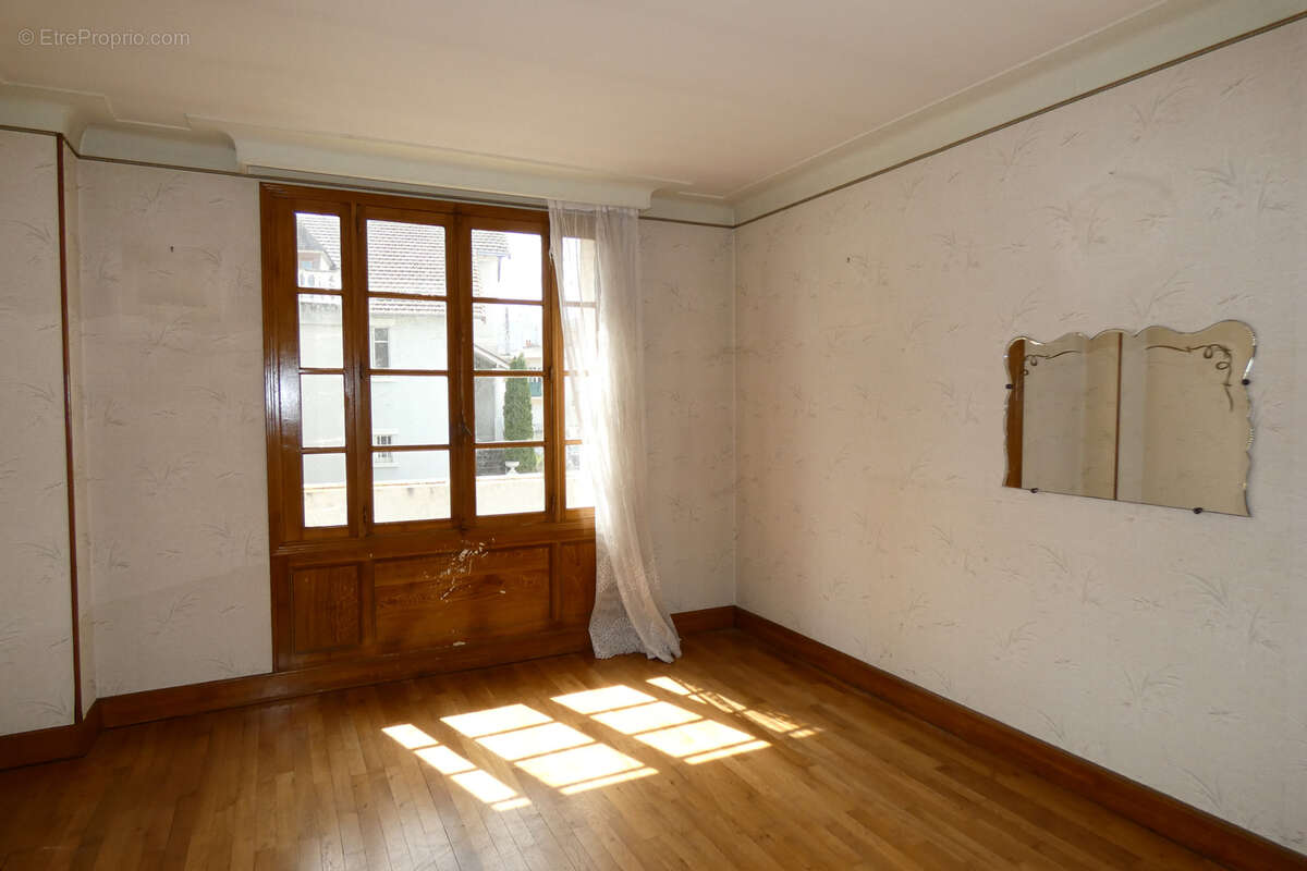 Maison à MONTLUCON