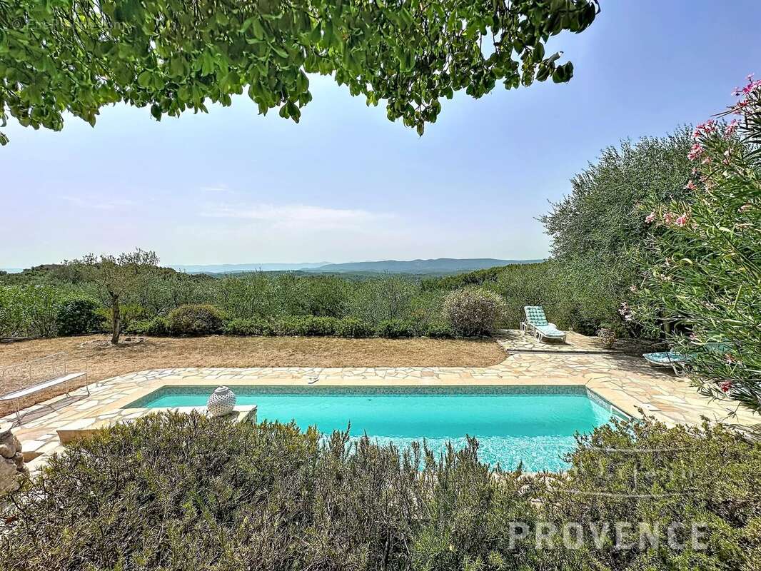Villa de charme avec vue panoramique, piscine et garage, à proximité de Lorgues - photo 2