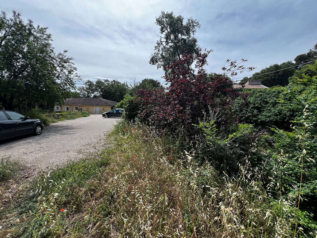 Terrain à VILLENEUVE-LES-AVIGNON