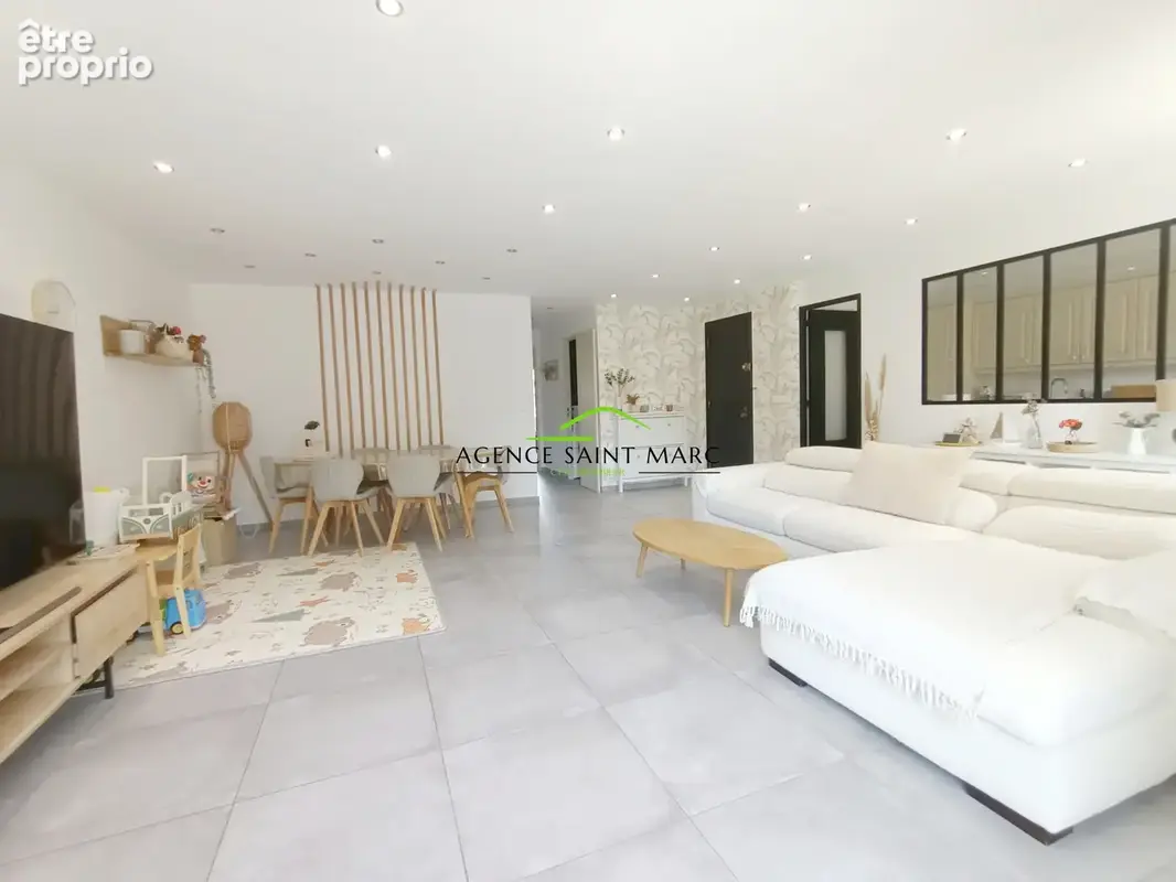Appartement à MANDELIEU-LA-NAPOULE
