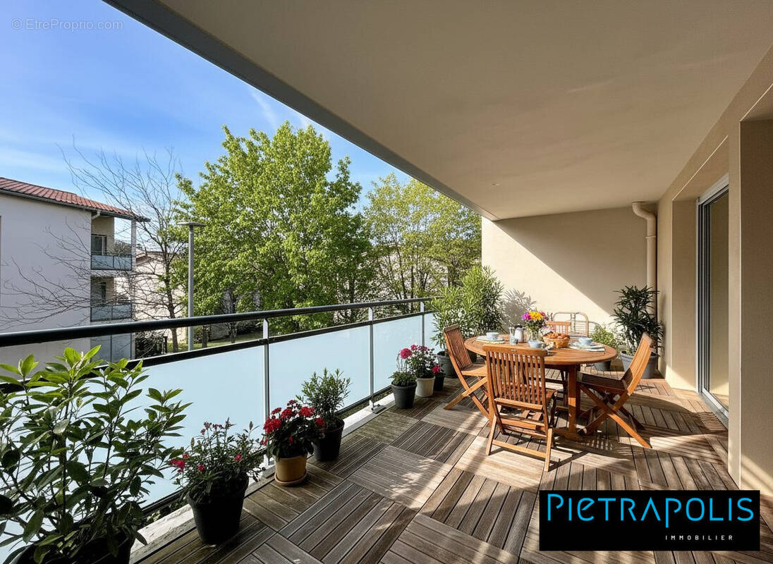 Appartement à SAINT-GENIS-LAVAL