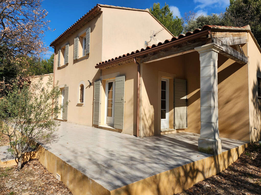 Maison à MERINDOL-LES-OLIVIERS