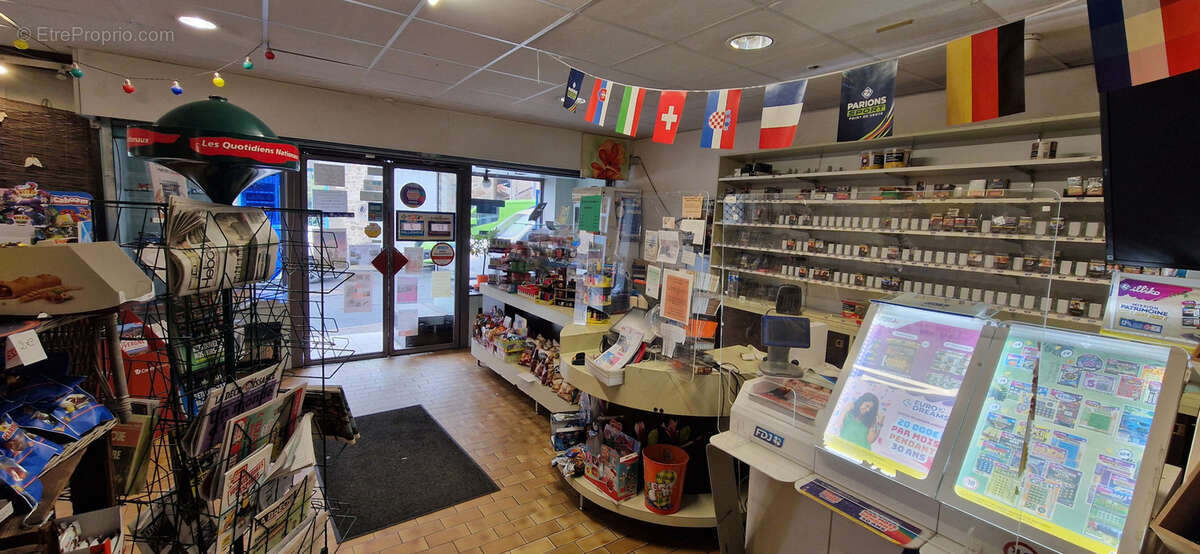 Commerce à COURPIERE