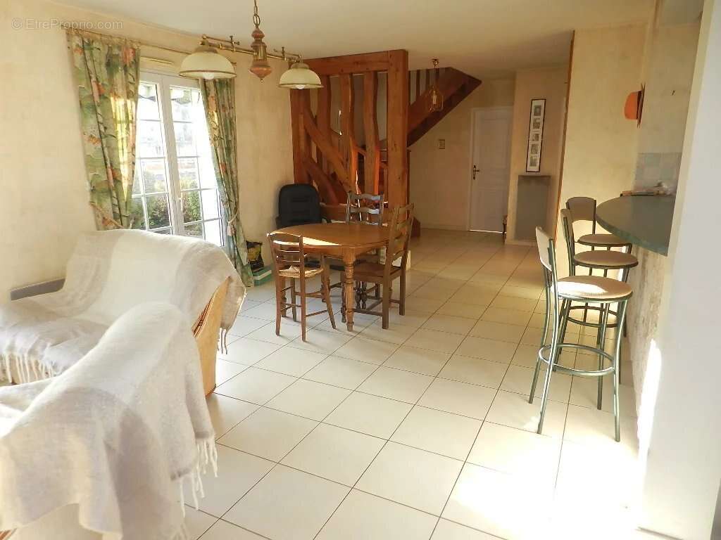 Maison à CREVECOEUR-EN-AUGE