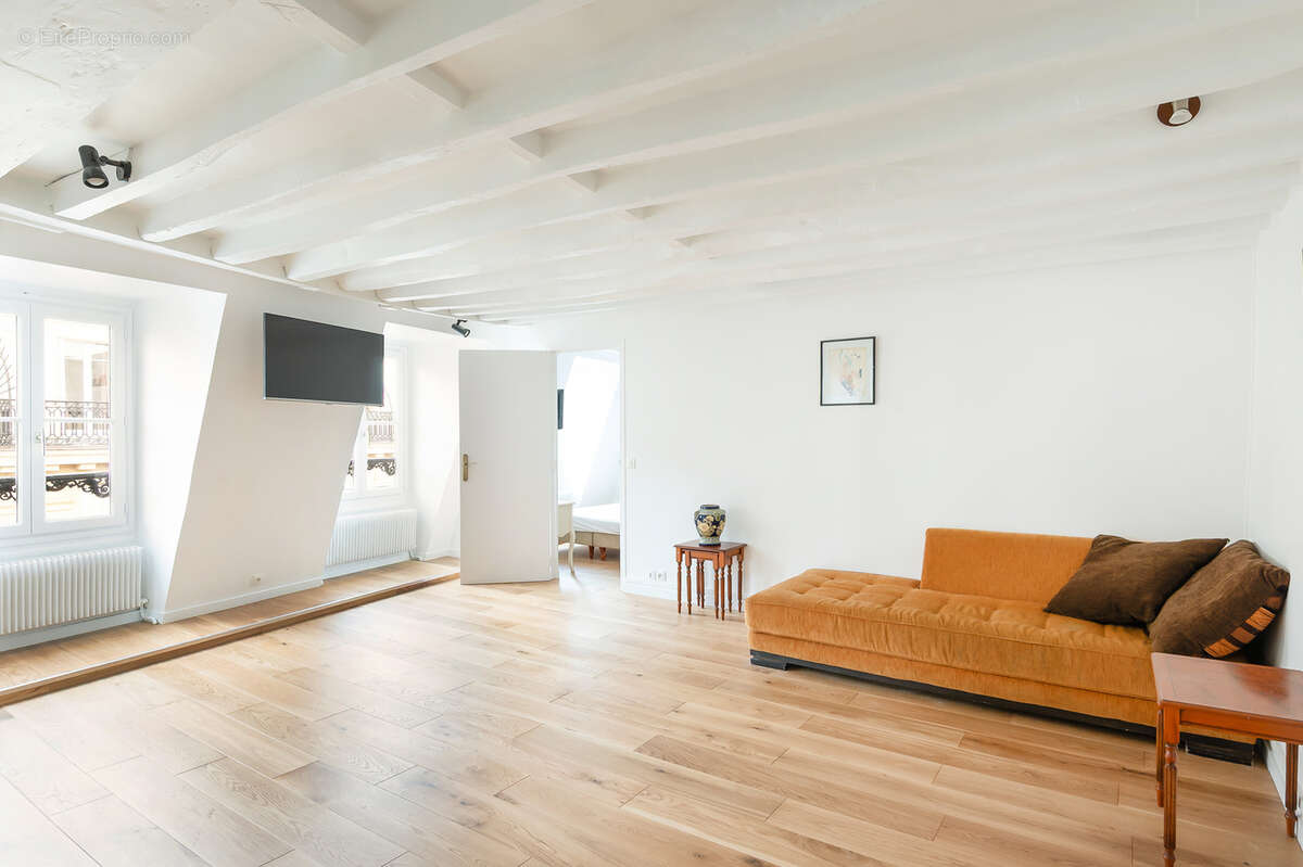 Appartement à PARIS-8E