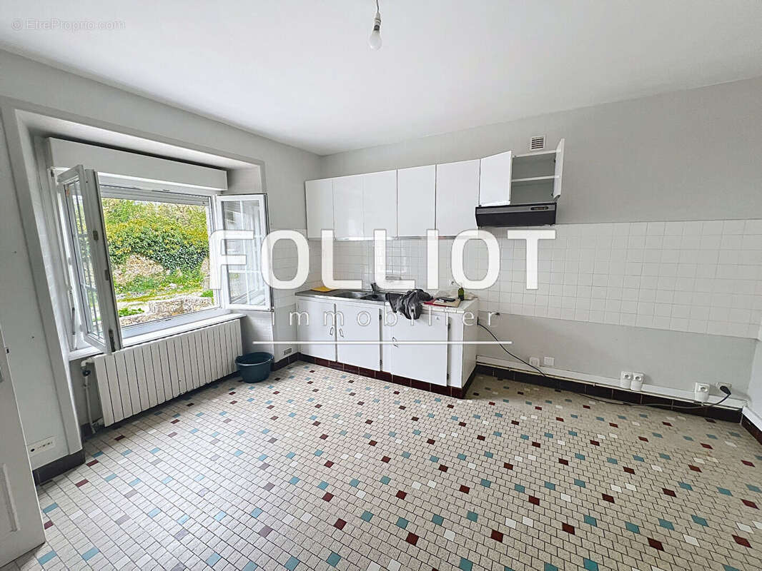 Maison à HEUGUEVILLE-SUR-SIENNE