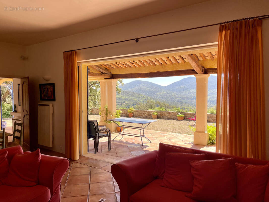 Maison à PLAN-DE-LA-TOUR