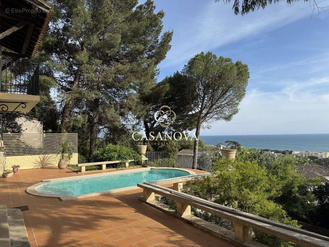 Maison d'architecte avec vue mer panoramique sur le Mont Saint-Clair à Sète, piscine et vaste jardin paysager - photo 15