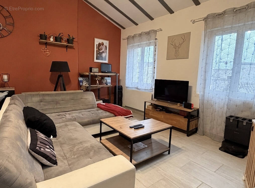 Appartement à MEYSSE