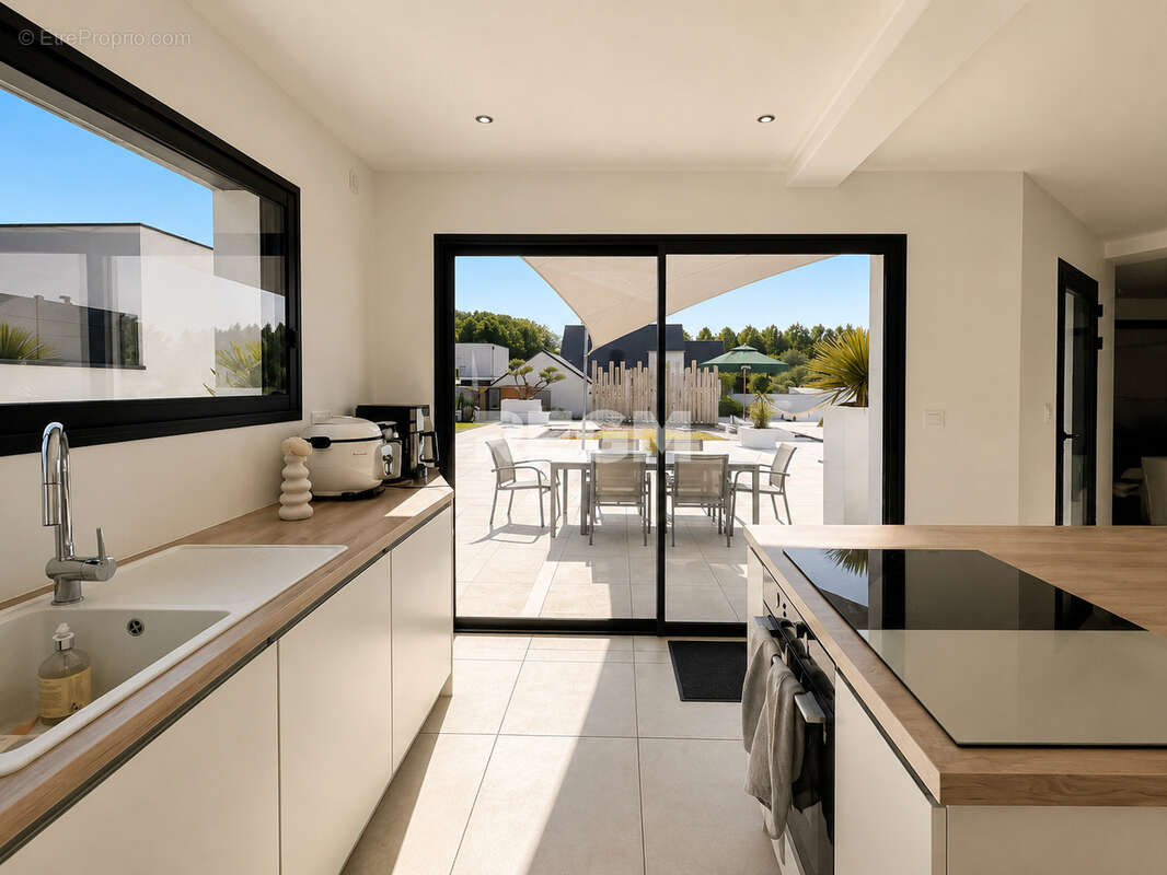 Maison contemporaine de 149 m2 avec piscine chauffée, suite parentale et climatisation   Varrains - photo 5