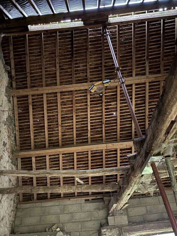 Maison à DAMMARIE-EN-PUISAYE