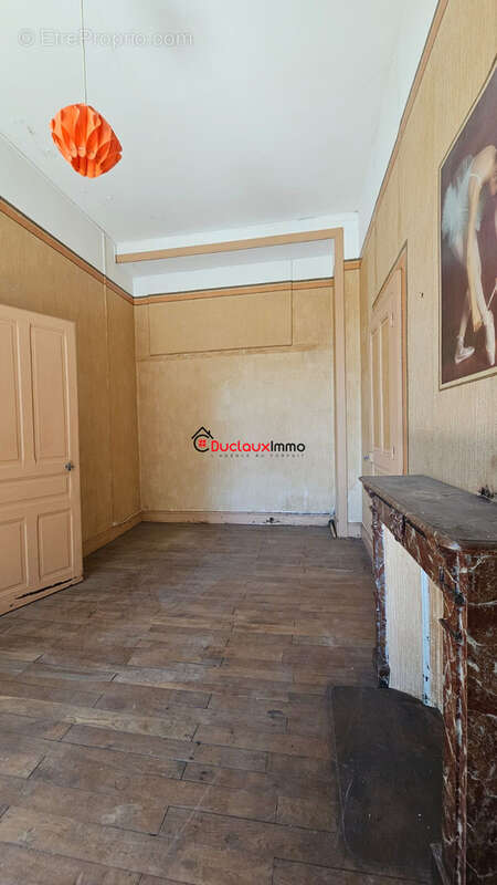 AURILLAC, GRAND appartement à rénover - photo 5