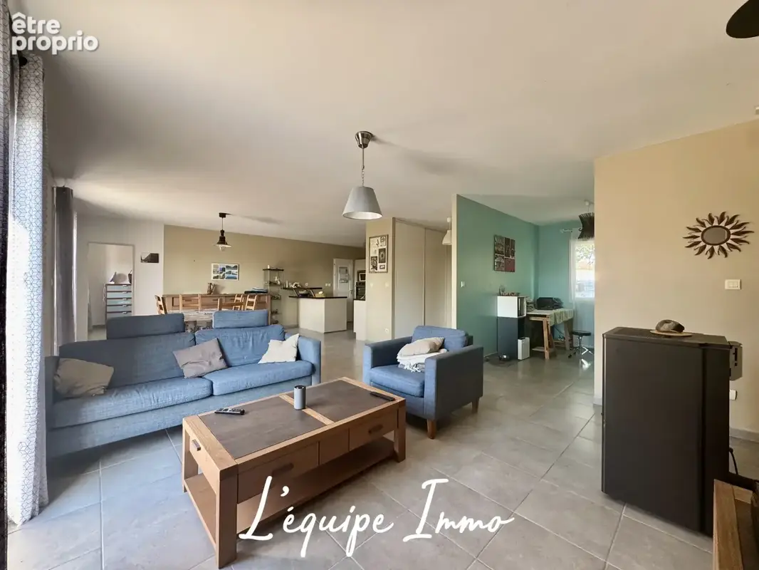 Villa T5 de plain-pied avec piscine et jardin de 1760 m2 - photo 2