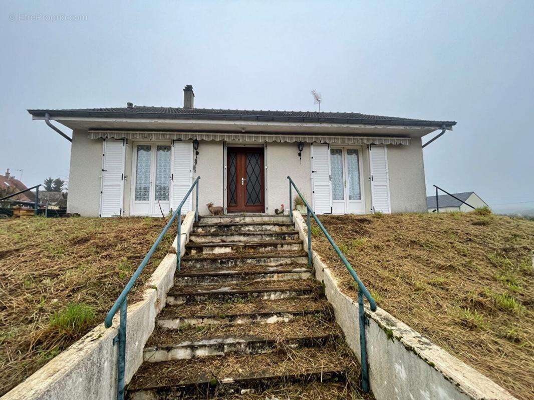 Maison à NOGENT-SUR-VERNISSON