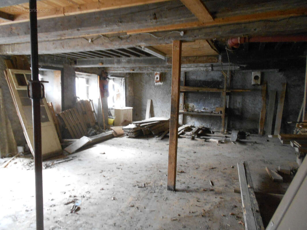 Maison à DORE-L'EGLISE