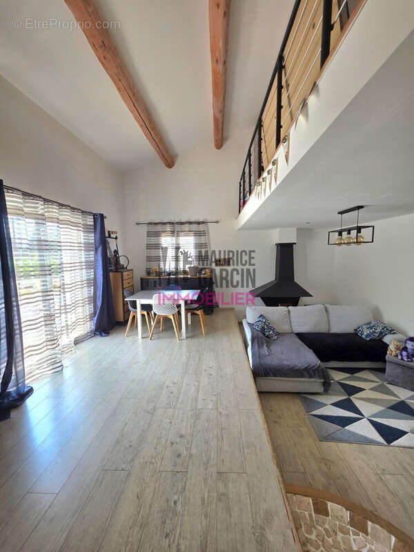 Maison à PERNES-LES-FONTAINES