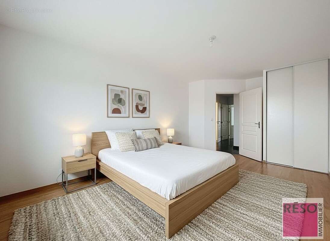 Appartement à ETREMBIERES