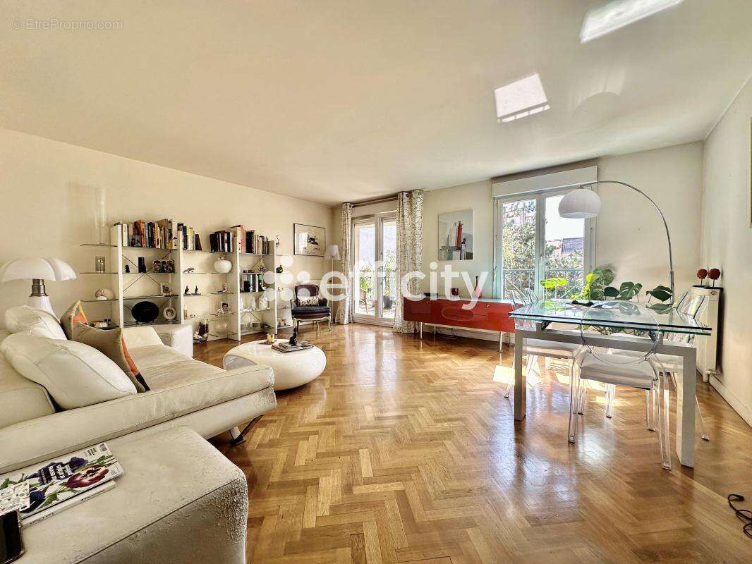 Appartement à MONTROUGE