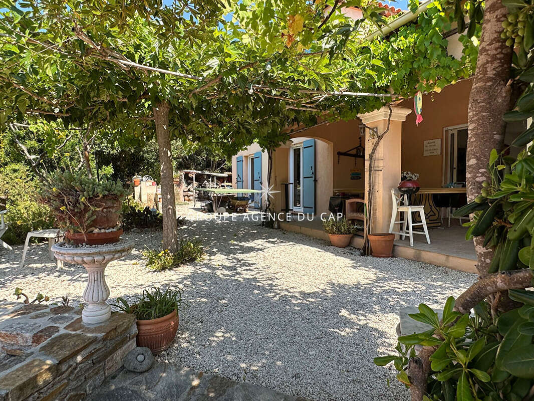 Villa de 165m2 avec piscine 2 garages abri voitures et proche des plages, aux Issambres - photo 12