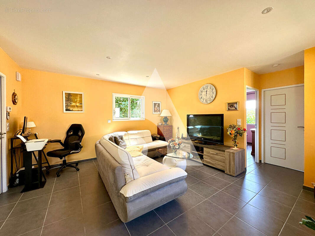 Maison à LISSAC-ET-MOURET