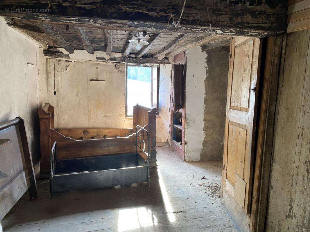 Maison à SUC-ET-SENTENAC