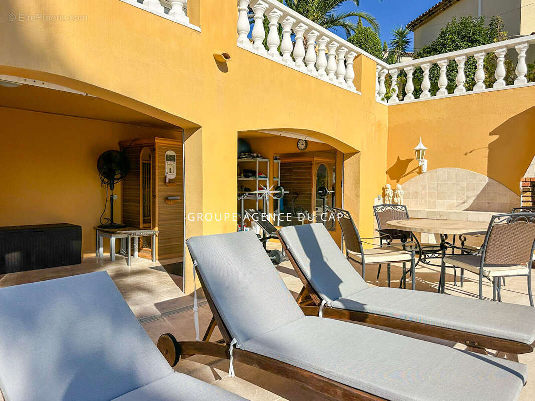 Villa vue mer 177m² 7 pièces avec 4 chambres piscine garage et car port,  aux issambres - photo 7