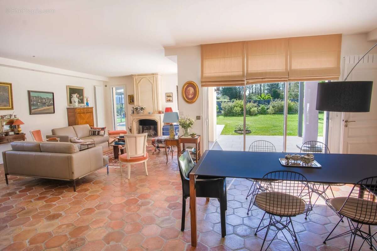 Propriété 280m² dans résidence  privée - photo 8