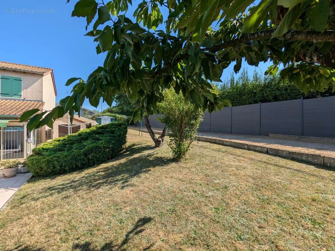 Maison 127 m² à Hurigny  - photo 20