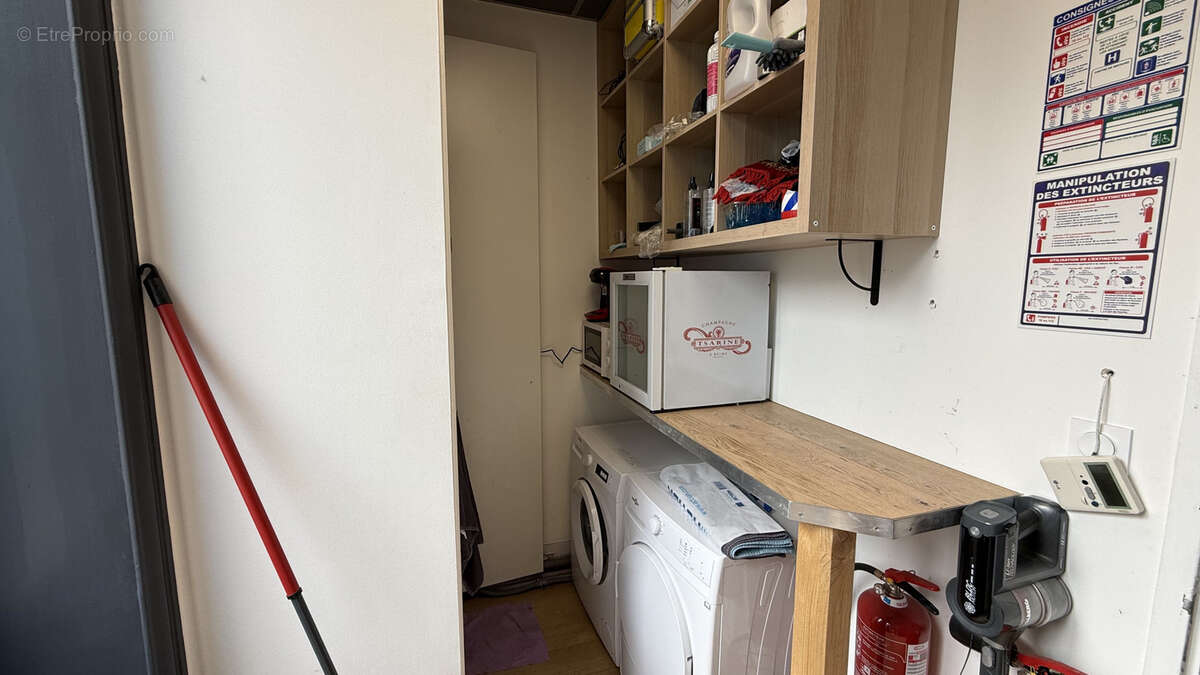 Commerce à TASSIN-LA-DEMI-LUNE