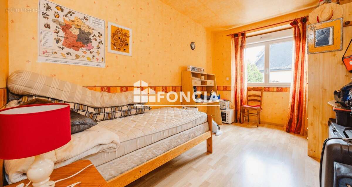 Maison à NOYAL-CHATILLON-SUR-SEICHE