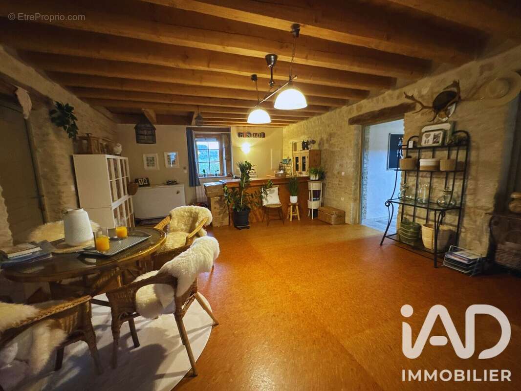 Maison 275 m² à Chateauneuf-Val-De-Bargis  - photo 5