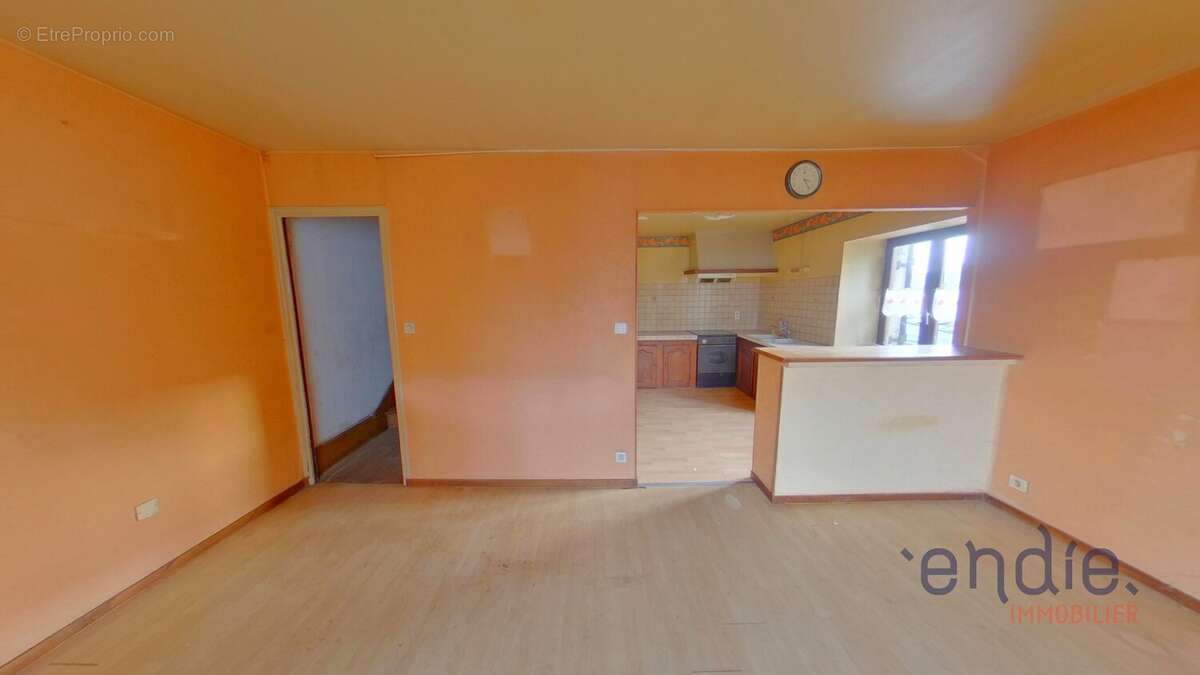 Maison à ARC-LES-GRAY