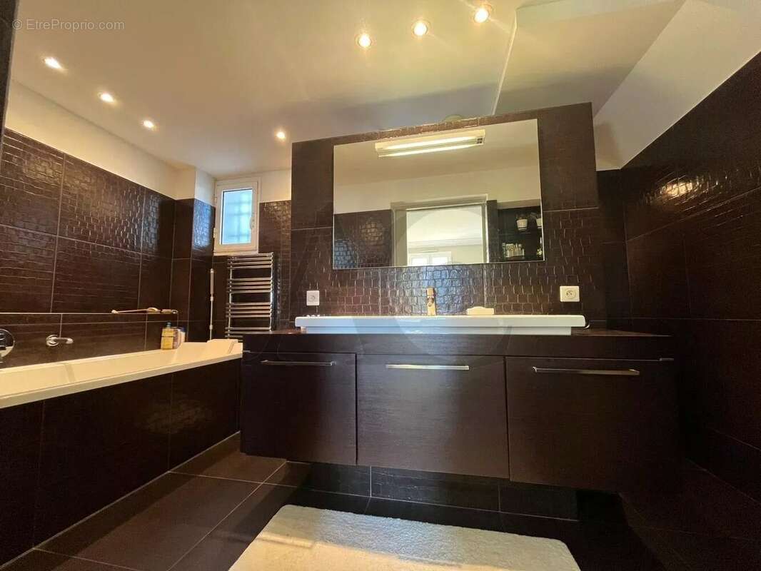 Maison à VILLENEUVE-LOUBET