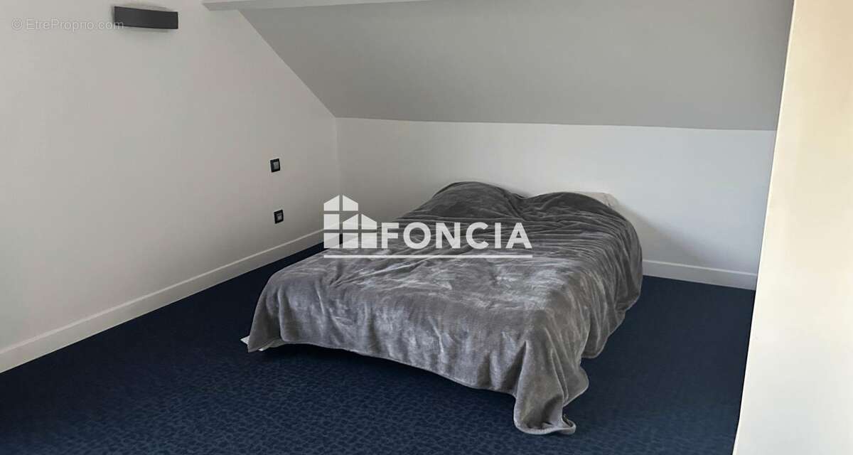 Maison à LA CELLE-GUENAND