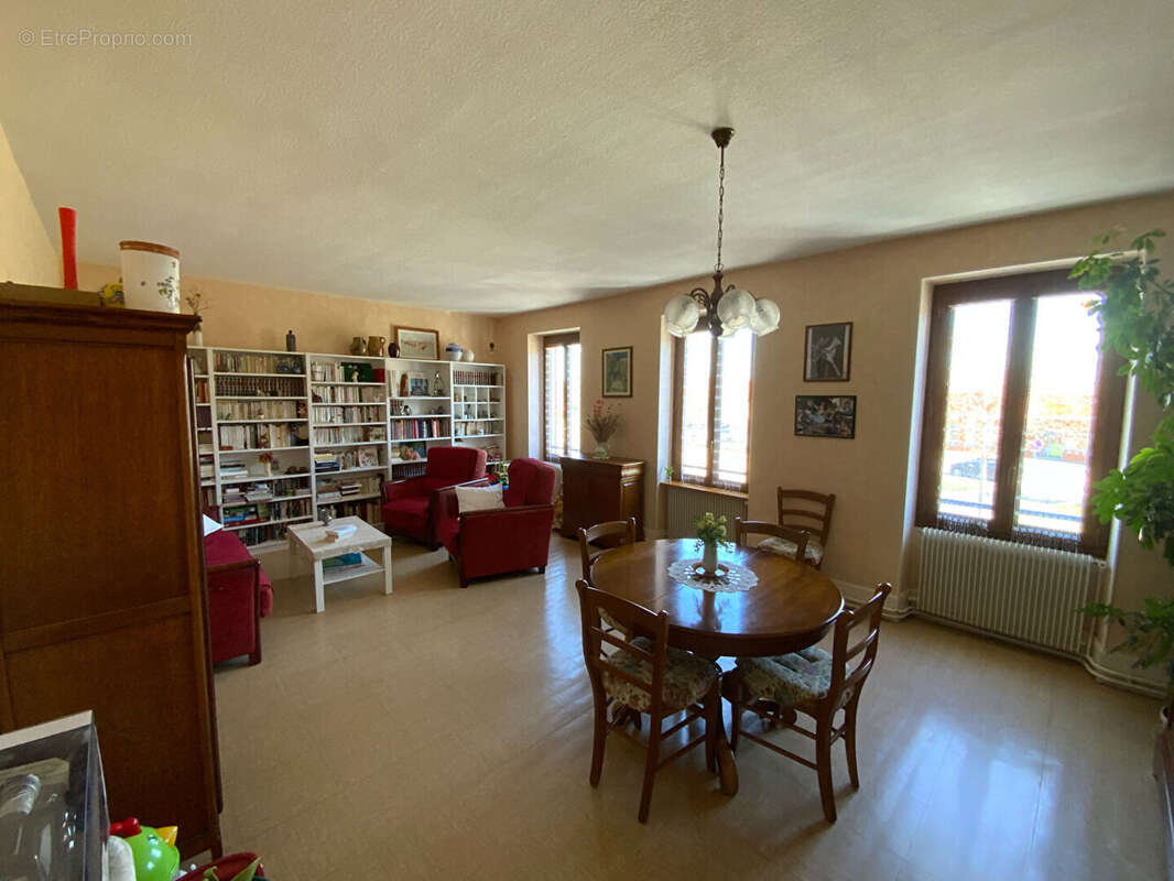 Appartement à MONTCHANIN