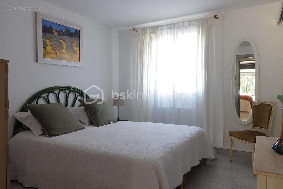 Maison à SAINT-LAURENT-D'AIGOUZE