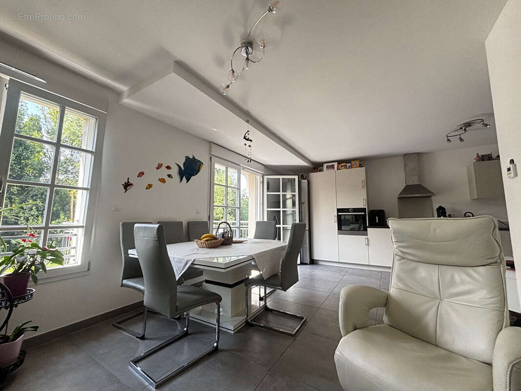 ROSHEIM - Appartement 4 pièces 81m² + terrasse sud - photo 4